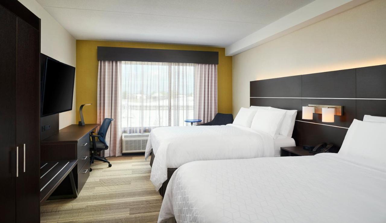 Holiday Inn Express & Suites Windsor East - Lakeshore By Ihg Tecumseh Екстериор снимка