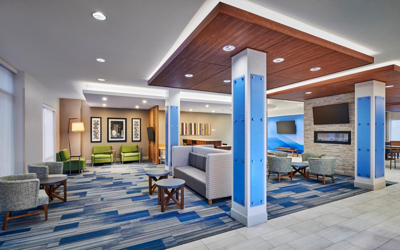 Holiday Inn Express & Suites Windsor East - Lakeshore By Ihg Tecumseh Екстериор снимка