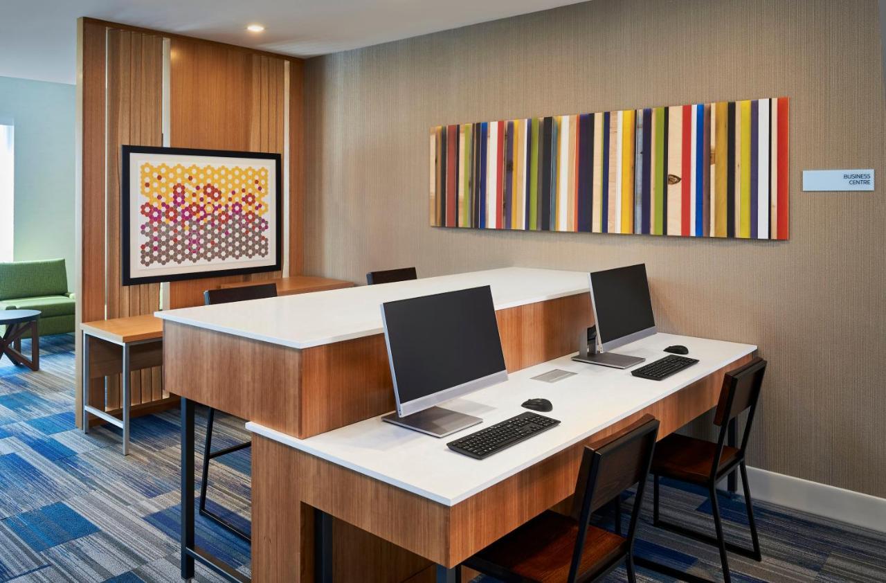 Holiday Inn Express & Suites Windsor East - Lakeshore By Ihg Tecumseh Екстериор снимка
