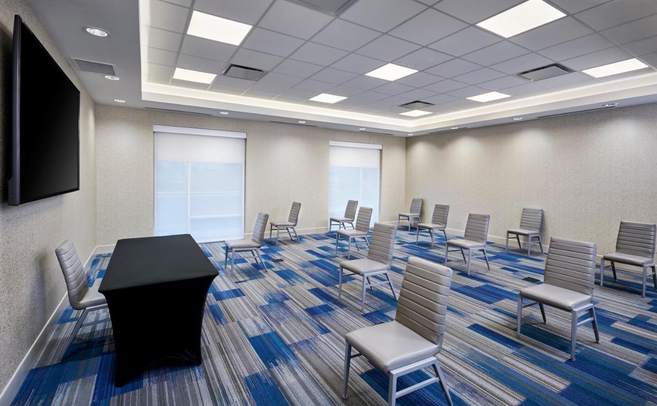 Holiday Inn Express & Suites Windsor East - Lakeshore By Ihg Tecumseh Екстериор снимка
