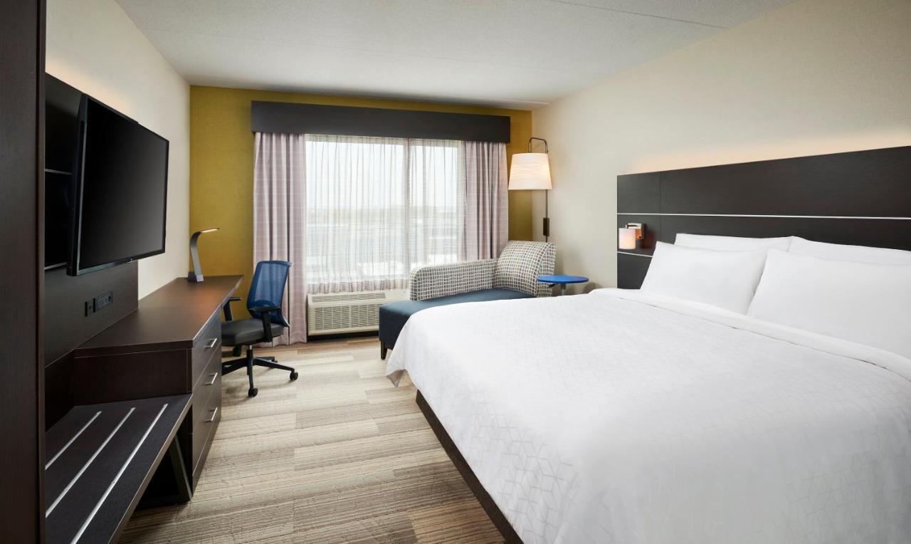 Holiday Inn Express & Suites Windsor East - Lakeshore, An Ihg Hotel Tecumseh Екстериор снимка