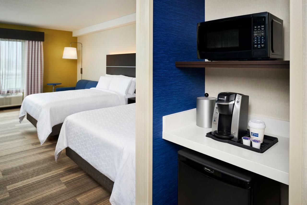 Holiday Inn Express & Suites Windsor East - Lakeshore By Ihg Tecumseh Екстериор снимка
