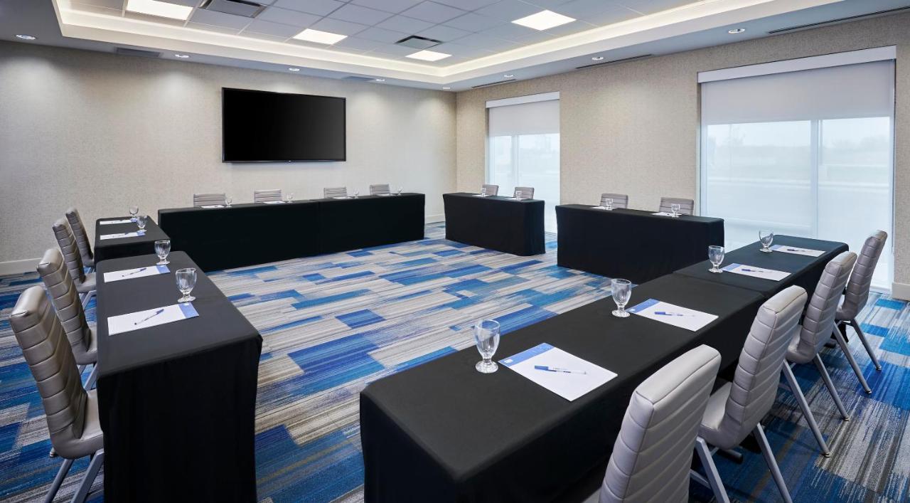Holiday Inn Express & Suites Windsor East - Lakeshore By Ihg Tecumseh Екстериор снимка
